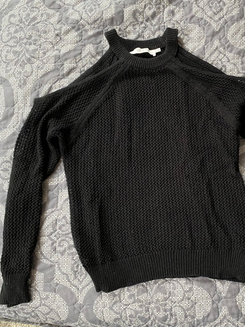 ASTR the Label Open Shoulder Knit Sweater - Small